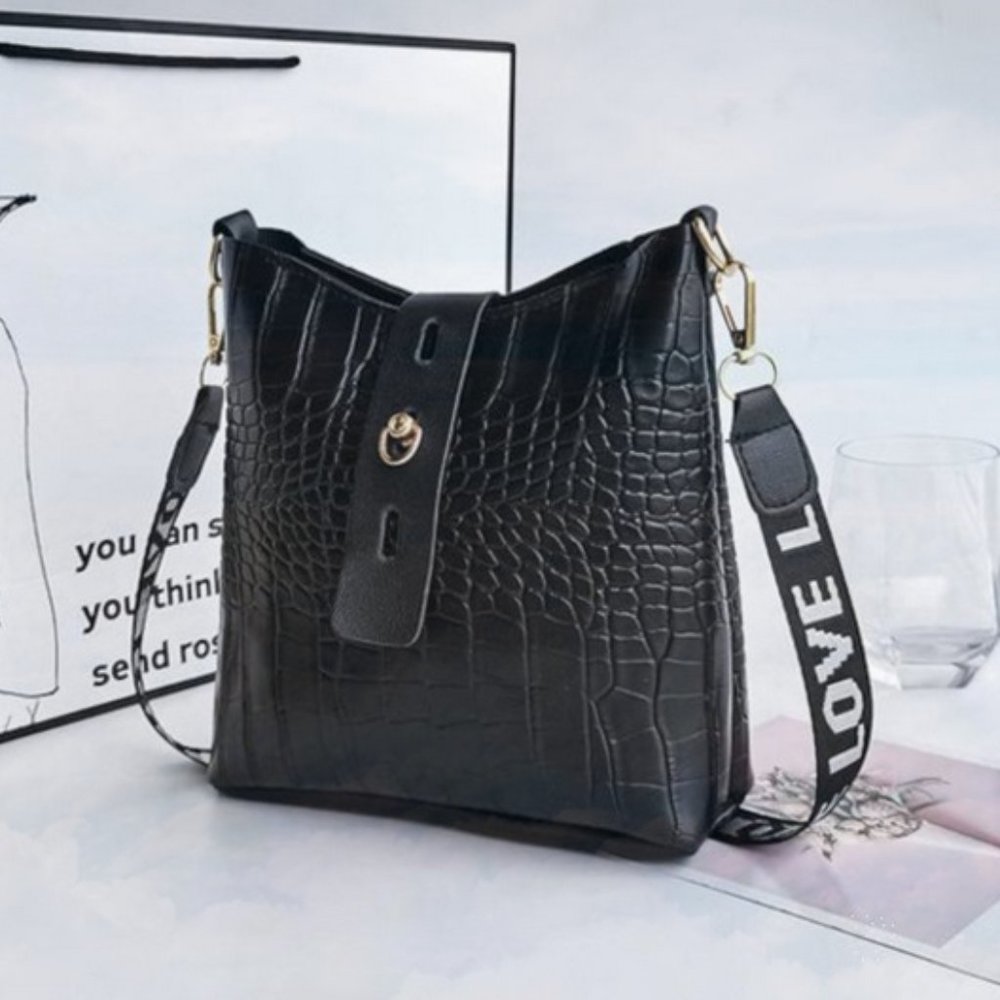 New Ladies Crocodile bucket bag Black 242